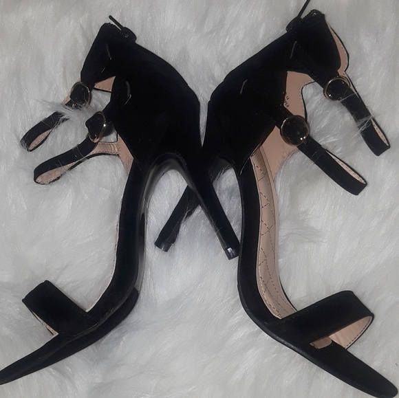 Chase & Chloe Shoes - ⬇️6hour PRICE DROP Chase & Chloe Open Toe Two
